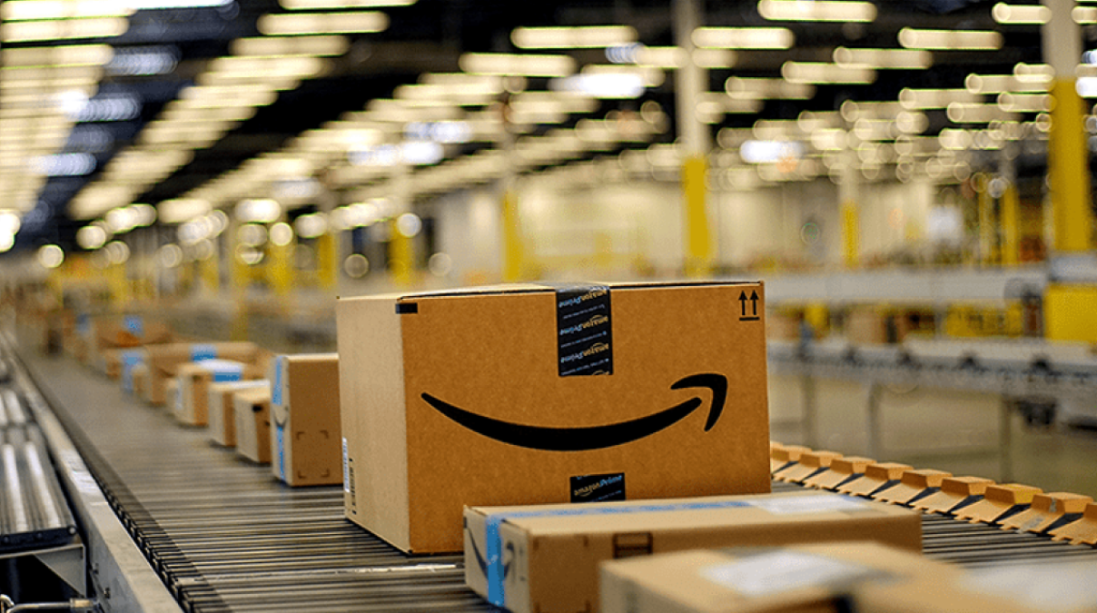 Amazon FBA Fulfillment Services preparing inventory for shipment to Amazon fulfillment centers