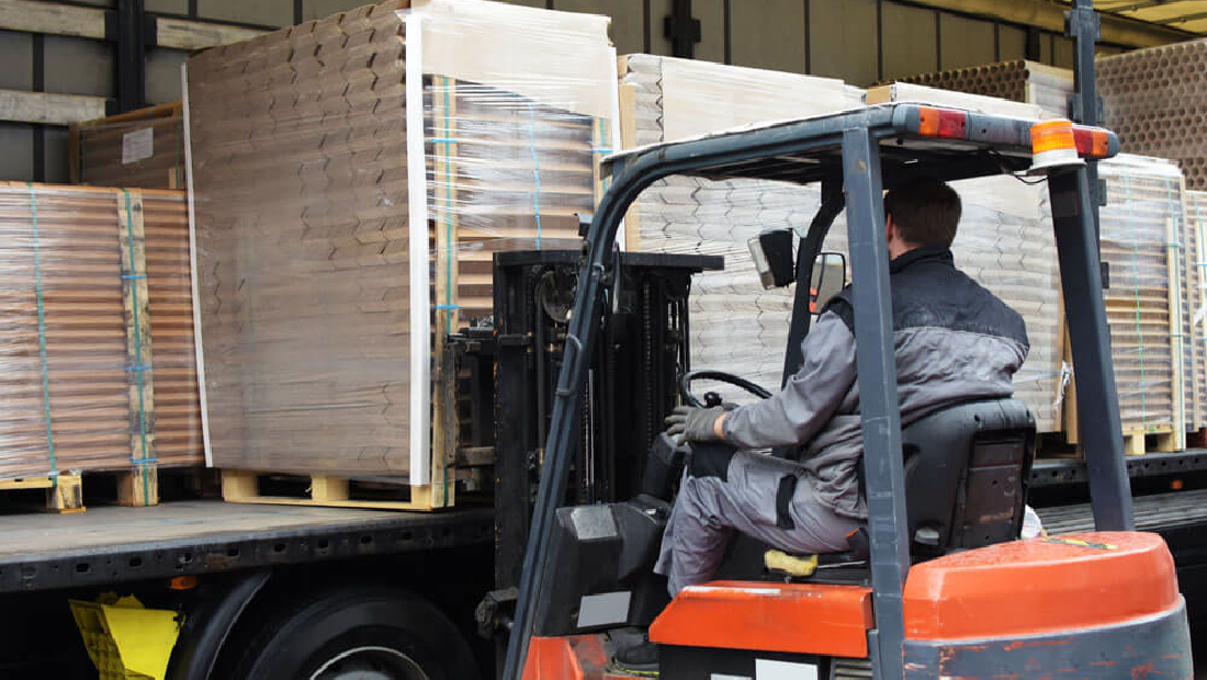 How to Choose the Right FTL Carrier for Your Business
