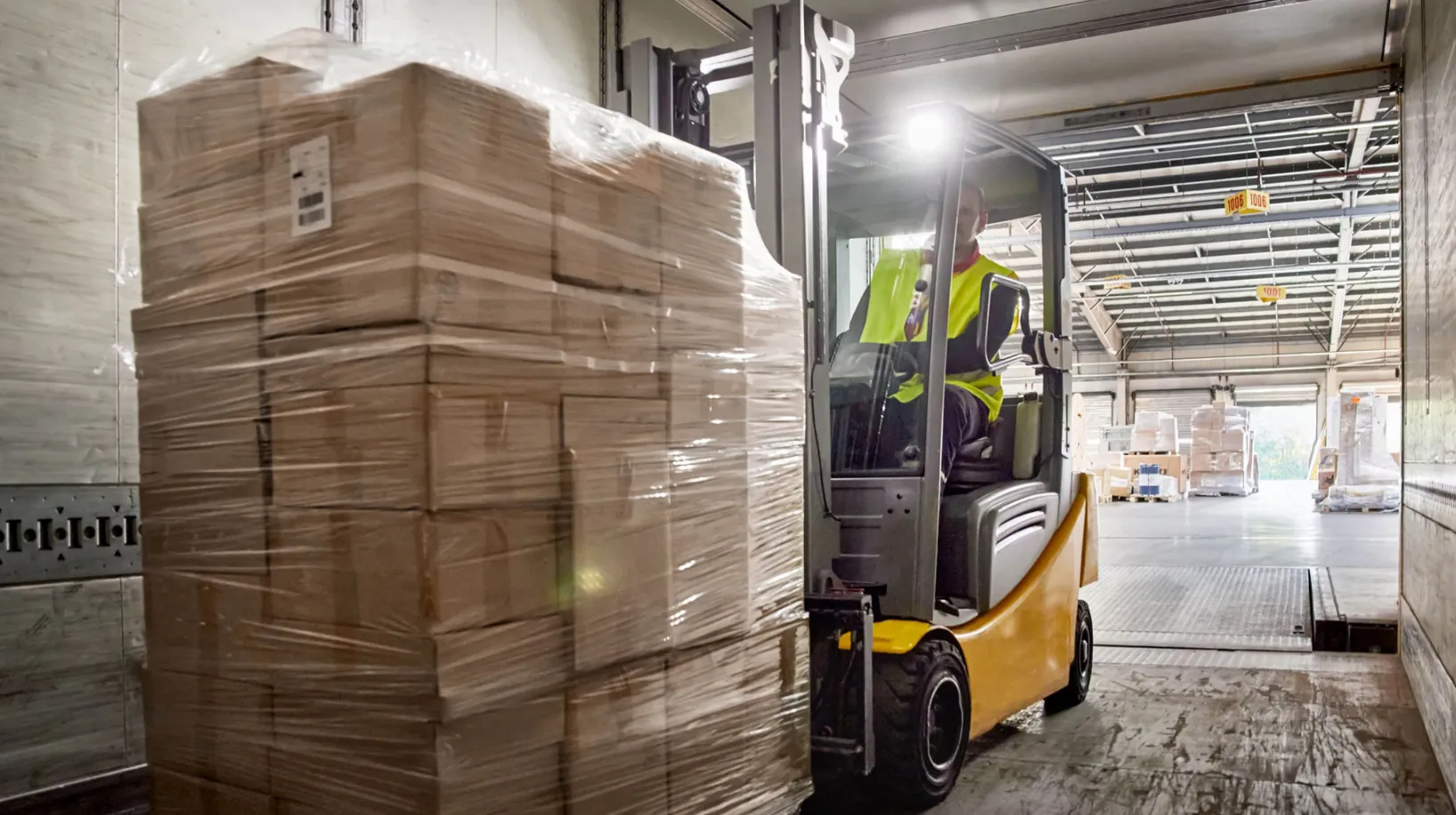 How LTL Freight Pricing Works in Canada: Complete Cost Breakdown