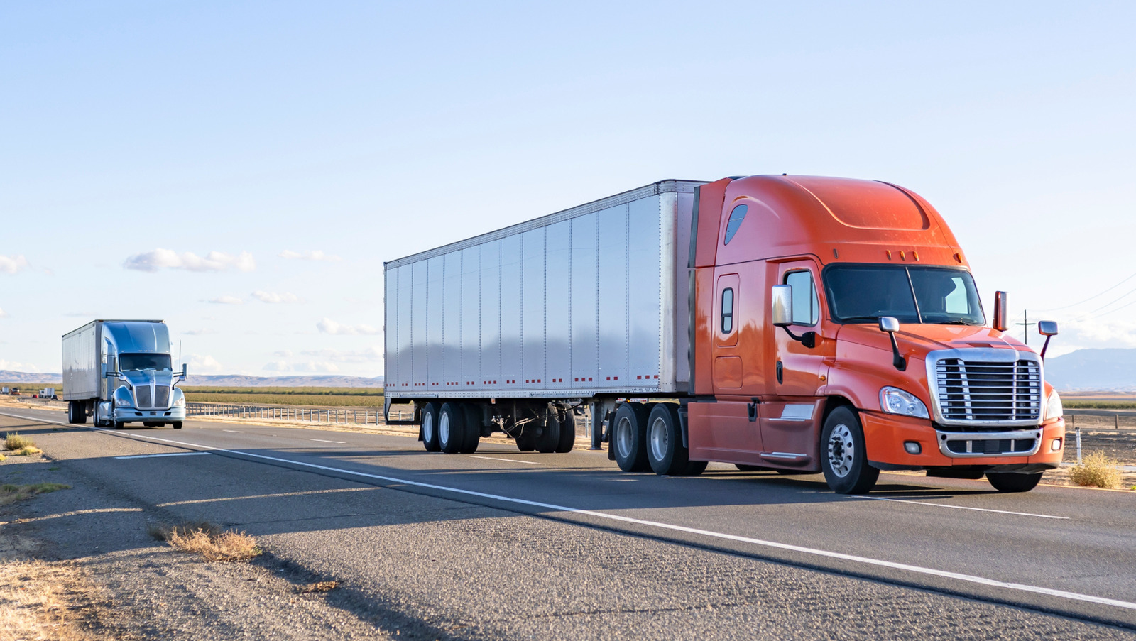 Flatbed FTL Freight Services: Moving Oversized and Heavy Loads Across Canada and North America